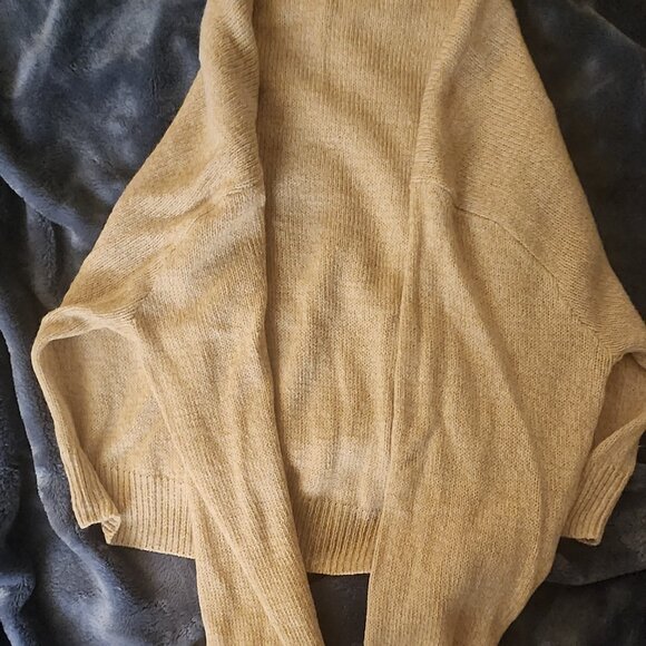 H&M Sweaters - DIVIDED H&M Cropped Sweater,Beige,